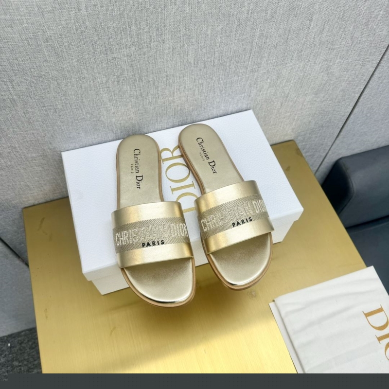 ch**an D*or slippers